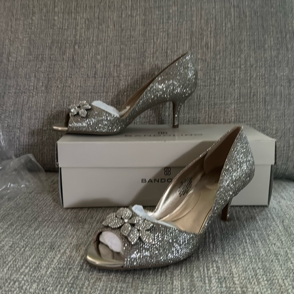 Embellished Peep Toe Heel Bonilla size 7 shoes NIB